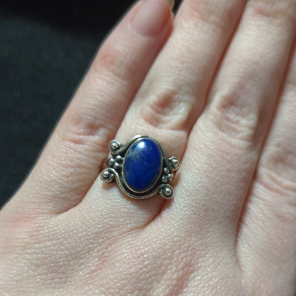 Sterling Silver Blue Lapis Lazuli Gemstone Oval Statement Ring - Size 7